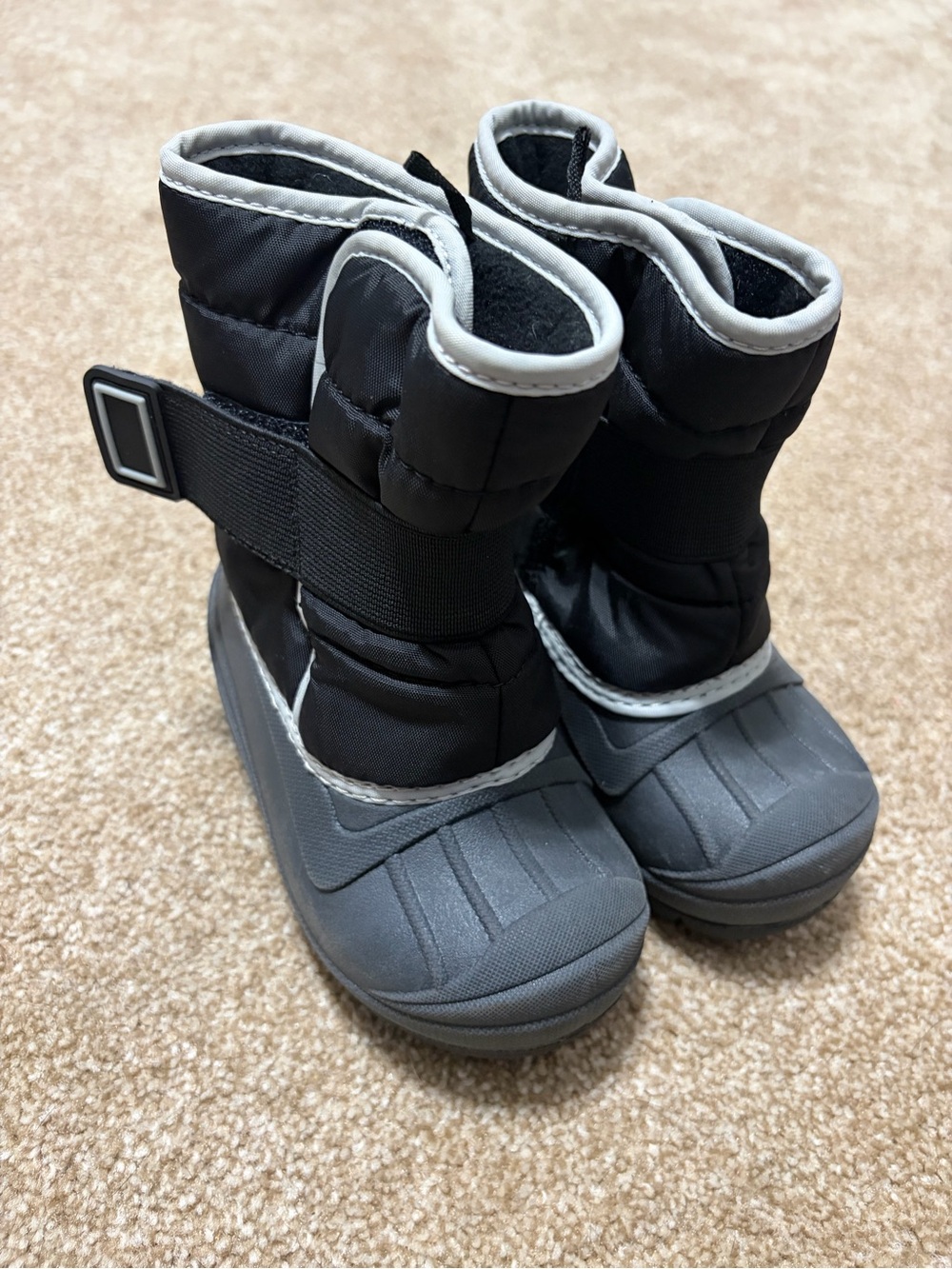 Kids insulated outdoor boots